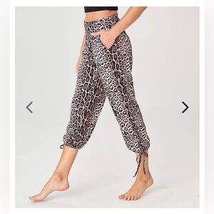 NWT Onzie Leopard Gypsy Pants